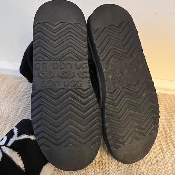 Ugg Classic Cardi Black sweater boots Women’s Sz 7 - Picture 10 of 16